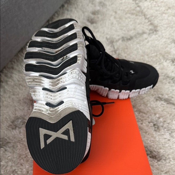 Nike Free Sneakers - Picture 2 of 3